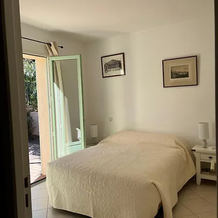 Avec Piscine Privative Et Vue Imprenable Sur Le Golf De Saint-florent A 300 M De La Holiday home *