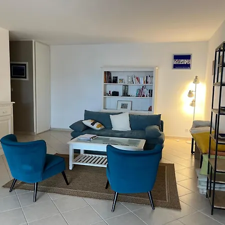 Feriehus Avec Piscine Privative Et Vue Imprenable Sur Le Golf De Saint-florent A 300 M De La