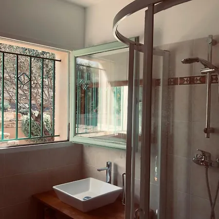 Avec Piscine Privative Et Vue Imprenable Sur Le Golf De Saint-florent A 300 M De La